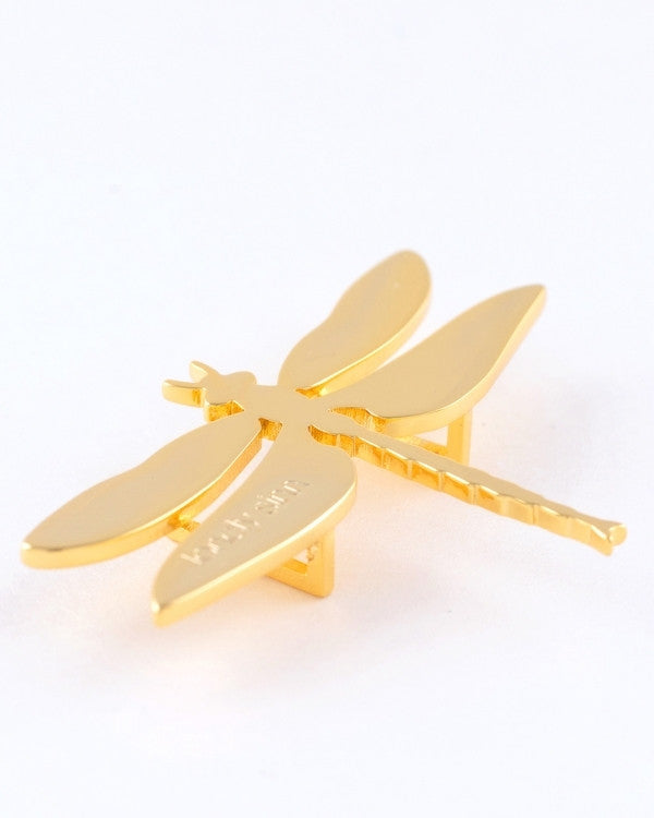 Bee sneaker pendant finished in yellow gold